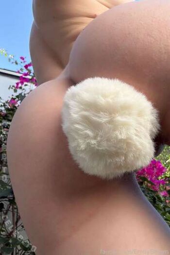 Full leaked Emily bloom private onlyfans photo