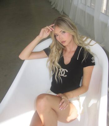 Full leaked Emily dobson private onlyfans photo