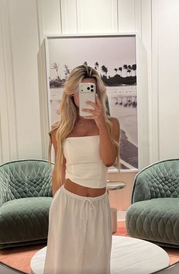 Full leaked Emily elizabth  page private onlyfans photo