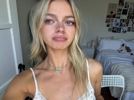 Full leaked Emily kelavos private onlyfans photo