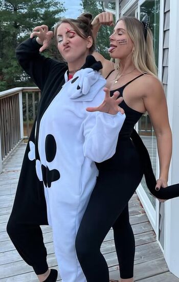 Emily Mcleod L Huntress_Em L Bikini_Huntress