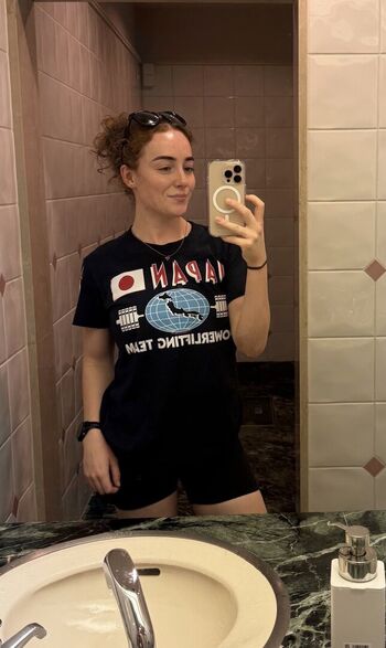 Full leaked Emily roach private onlyfans photo