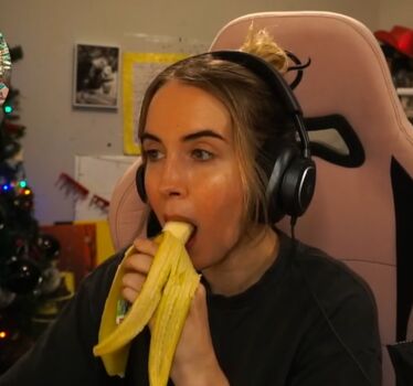 Full leaked Emilycc private onlyfans photo