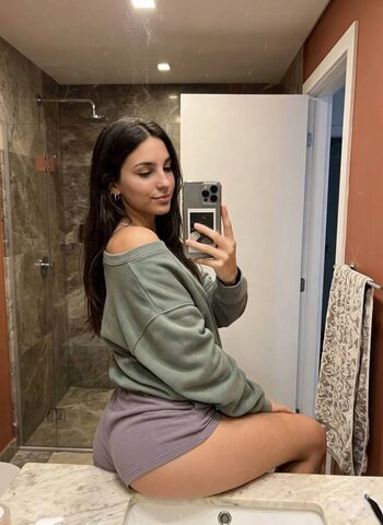 Full leaked Emilysal private onlyfans photo