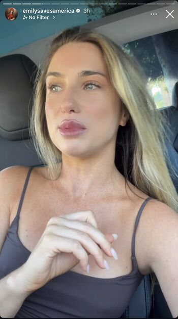 Full leaked Emilysavesamerica private onlyfans photo