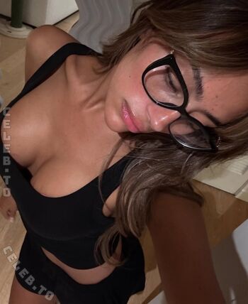 Full leaked Emira d spain private onlyfans photo