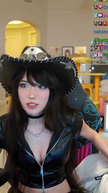 Full leaked Emiru  page private onlyfans photo