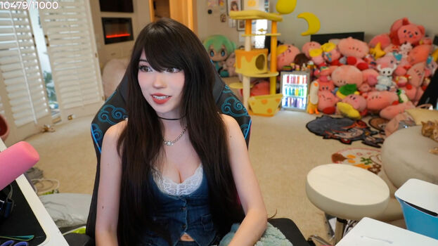 Full leaked Emiru  page private onlyfans photo