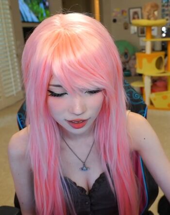 Full leaked Emiru  page private onlyfans photo