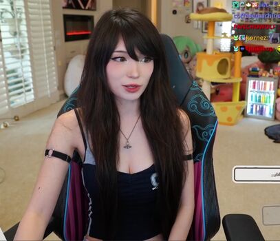 Full leaked Emiru  page private onlyfans photo