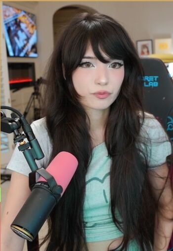 Full leaked Emiru  page private onlyfans photo