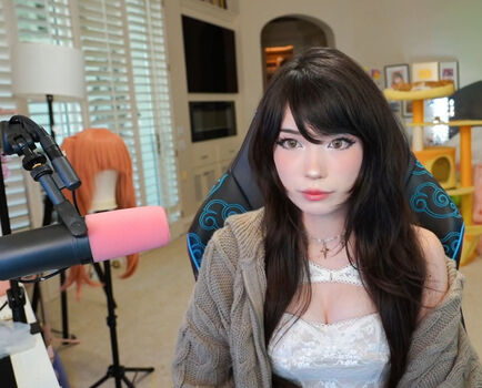 Full leaked Emiru private onlyfans photo