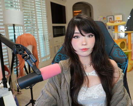 Full leaked Emiru private onlyfans photo