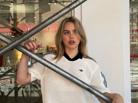 Full leaked Emma brooks private onlyfans photo