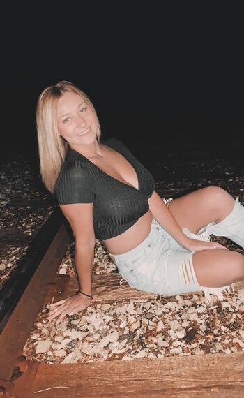 Full leaked Emma feathers private onlyfans photo