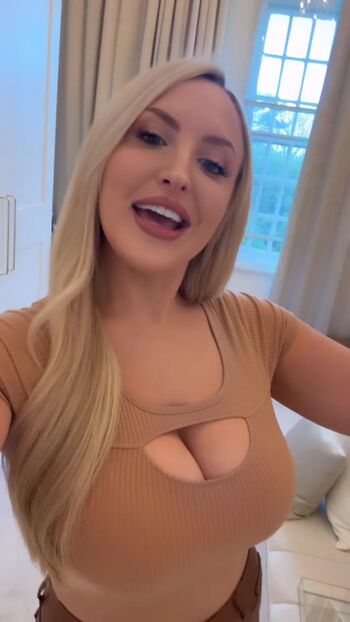 Full leaked Emma jones private onlyfans photo