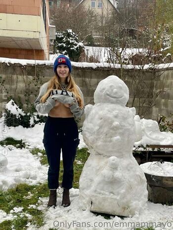 Full leaked Emma may  page private onlyfans photo