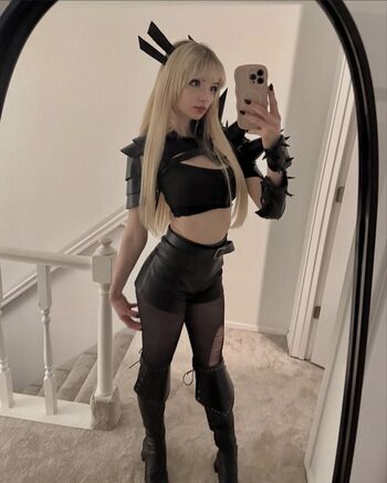 Full leaked Emmaouille private onlyfans photo