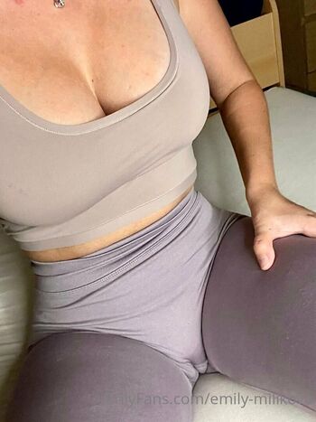 Full leaked Emmimilli private onlyfans photo