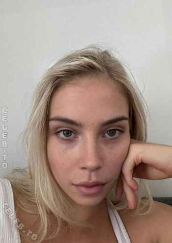 Full leaked Emmy blum private onlyfans photo