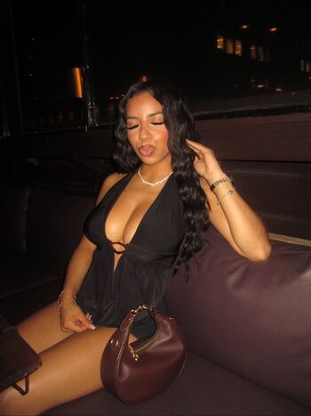 Full leaked Emsdollazzz private onlyfans photo