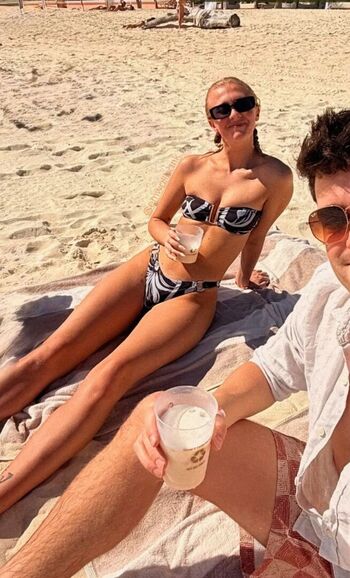 Full leaked Emwallbank page private onlyfans photo