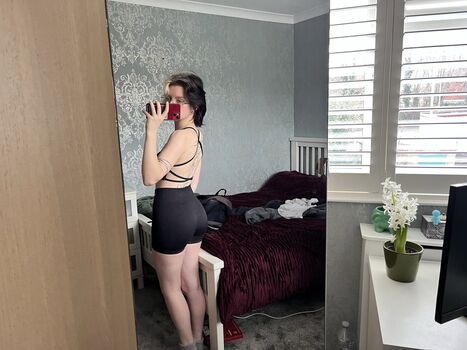 Full leaked Emzeeni private onlyfans photo