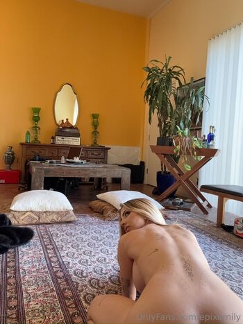 Full leaked Epixemily private onlyfans photo