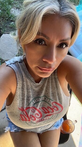 Full leaked Erikagurrion private onlyfans photo