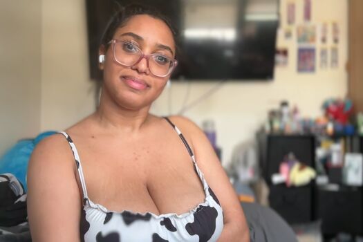 Full leaked Eromahou private onlyfans photo