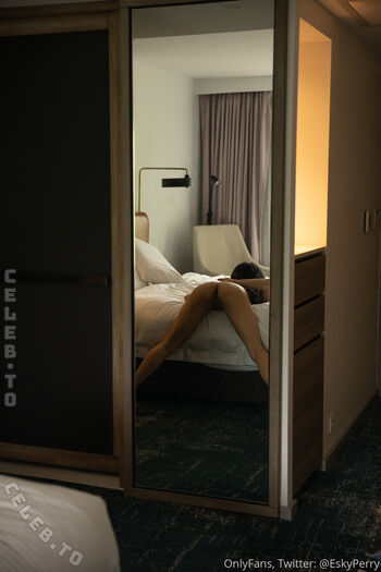 Full leaked Eskyperry page private onlyfans photo