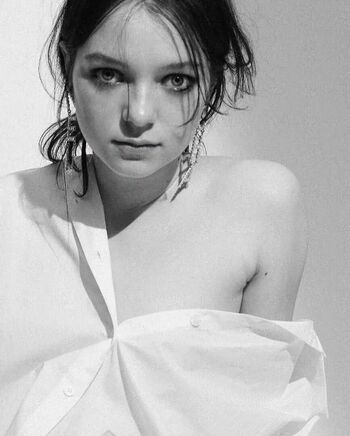 Full leaked Esme creed miles private onlyfans photo