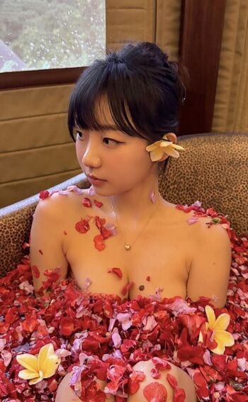 Full leaked Eunji pyoapple  page private onlyfans photo