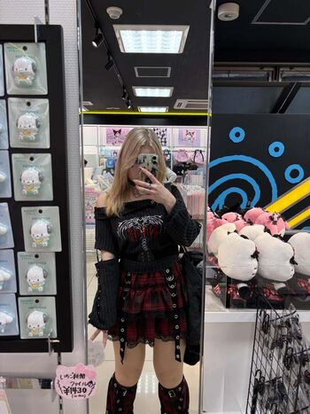 Full leaked Evahakalba private onlyfans photo