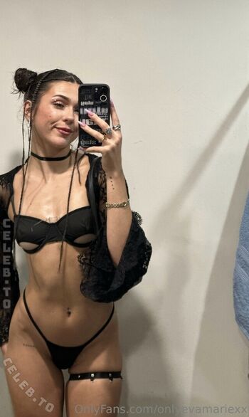 Full leaked Evamariee private onlyfans photo