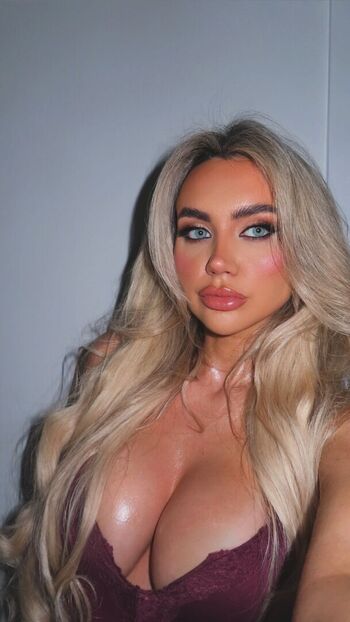 Full leaked Evef x private onlyfans photo