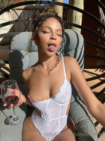 Full leaked Evilenafree private onlyfans photo