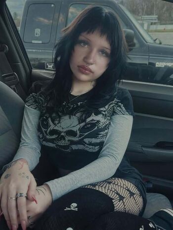 Full leaked Ezrasblood private onlyfans photo