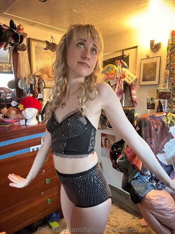 Full leaked Fandomreactions page private onlyfans photo