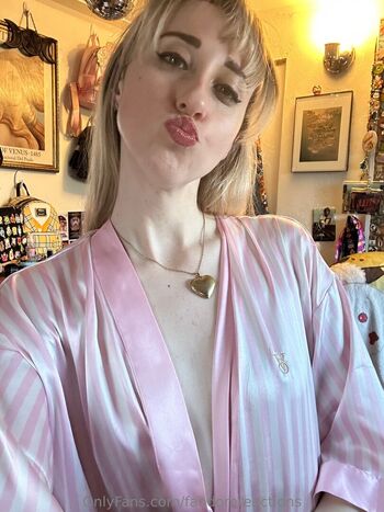 Full leaked Fandomreactions private onlyfans photo