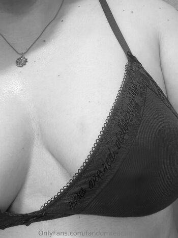 Full leaked Fandomreactions private onlyfans photo
