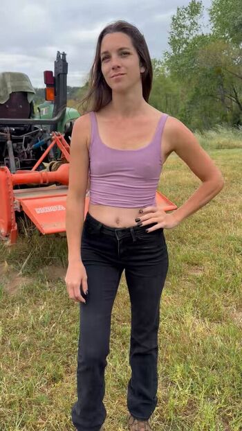 Full leaked Farmgirllaura private onlyfans photo
