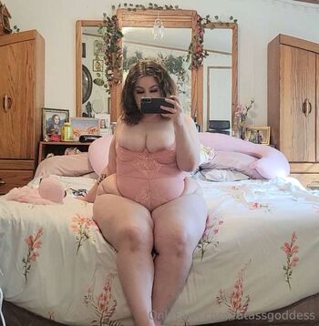 Full leaked Fat ass goddess private onlyfans photo
