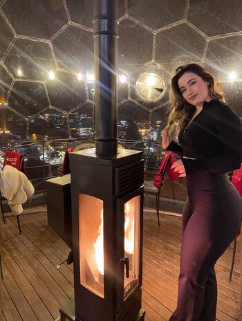 Full leaked Fatmaakonca private onlyfans photo