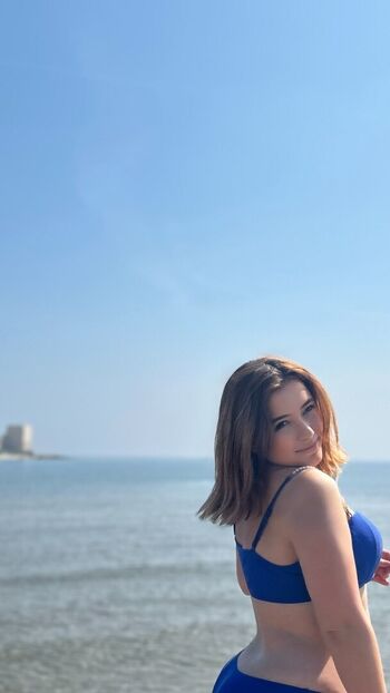 Full leaked Fatmaakonca private onlyfans photo