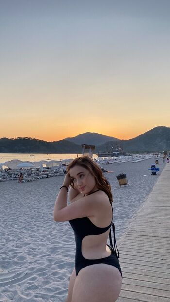 Full leaked Fatmaakonca private onlyfans photo