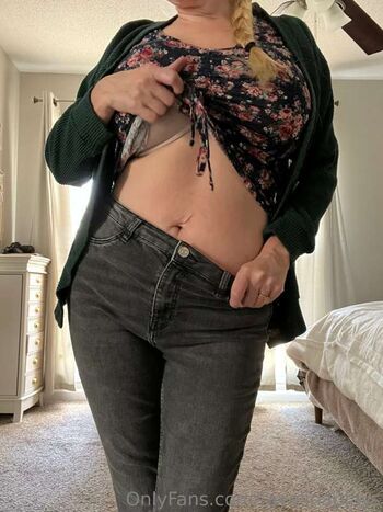 Full leaked Fayelina private onlyfans photo