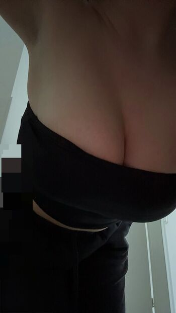 Full leaked Fayesxh private onlyfans photo