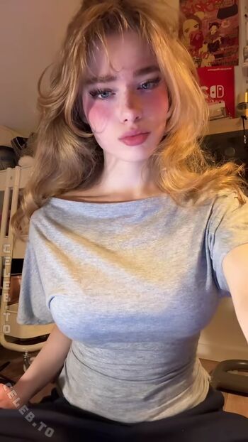 Full leaked Felinenyaa private onlyfans photo