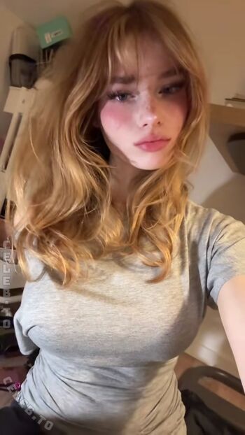 Full leaked Felinenyaa private onlyfans photo